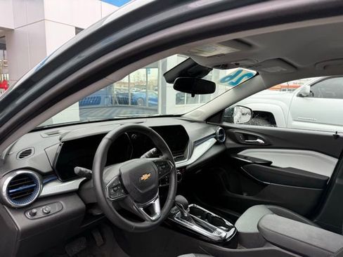 Certified 2026 Chevrolet Trax LT w/ LT Convenience Package image 8