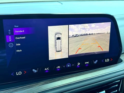 Used 2025 Chevrolet Suburban Z71 image 28