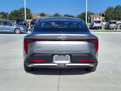 Used 2025 Kia K4 FWD image 8