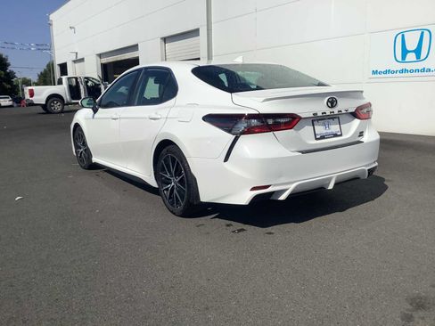 Used 2024 Toyota Camry SE w/ Blackout Package (TMS) AWD/4WD image 3