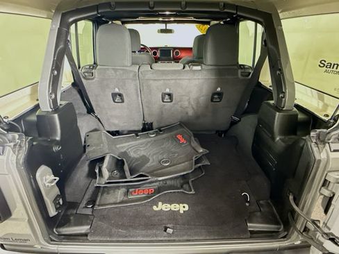 Used 2021 Jeep Wrangler Unlimited Rubicon w/ Cold Weather Group AWD/4WD image 24