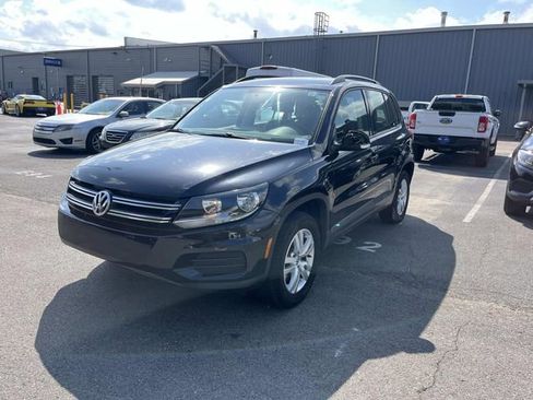 Used 2015 Volkswagen Tiguan S image 7