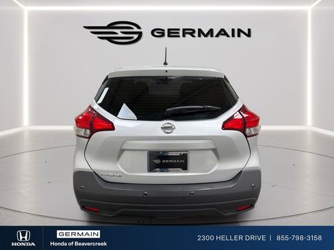 Used 2020 Nissan Kicks S image 6