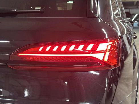 Used 2025 Audi Q7 2.0T Premium Plus w/ Premium Plus Package AWD/4WD image 11