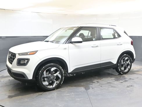 New 2026 Hyundai Venue SEL image 2