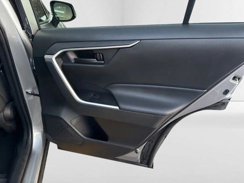 Used 2022 Toyota RAV4 LE image 29