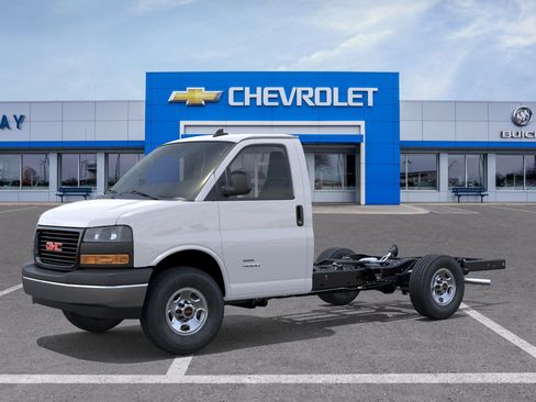 New 2026 GMC Savana 3500 w/ Power Convenience Package RWD image 2