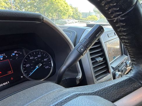 Used 2019 Ford F250 Lariat w/ Lariat Value Package AWD/4WD image 12