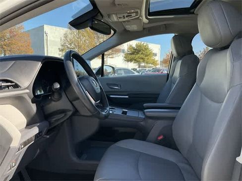 Certified 2023 Toyota Sienna XLE image 13