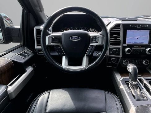 Used 2019 Ford F150 Lariat w/ Equipment Group 502A Luxury AWD/4WD image 6