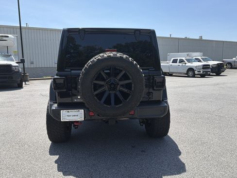 Used 2020 Jeep Wrangler Unlimited Rubicon AWD/4WD image 7