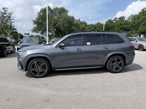 Used 2025 Mercedes-Benz GLS 450 4MATIC image 3