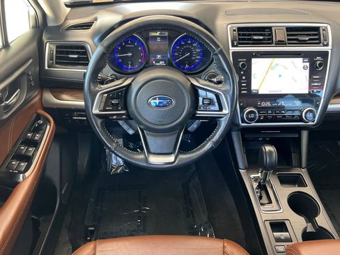 Used 2018 Subaru Outback 2.5i Touring w/ Popular Package #3 AWD/4WD image 15