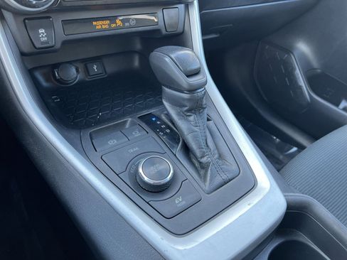Used 2020 Toyota RAV4 LE image 20