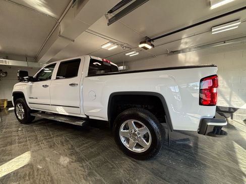 Used 2015 GMC Sierra 3500 Denali w/ Duramax Plus Package image 9