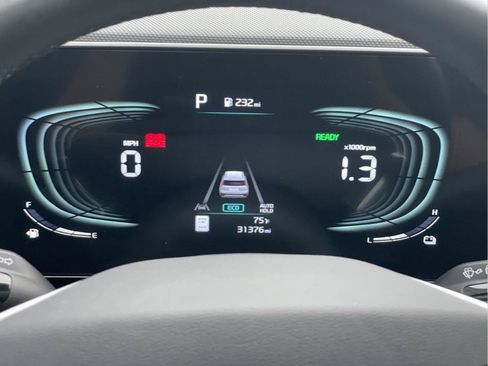 Used 2024 Kia Niro EX FWD image 27
