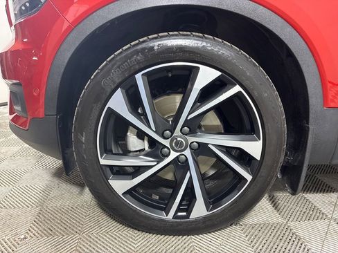 Used 2021 Volvo XC40 T5 R-Design w/ Advanced Package image 6