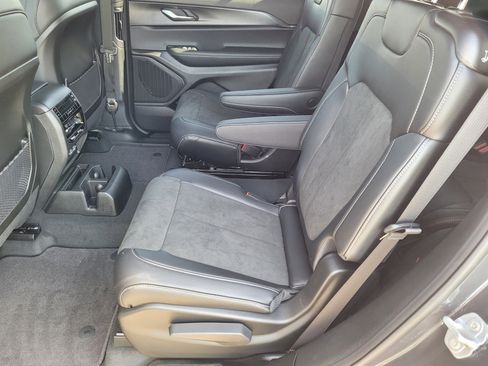 New 2025 Jeep Grand Cherokee L Altitude image 11