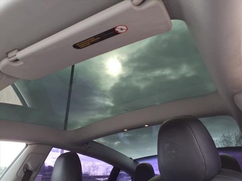 Used 2021 Tesla Model 3 Standard Range Plus image 18