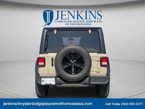 Used 2022 Jeep Wrangler Unlimited Sport AWD/4WD image 6