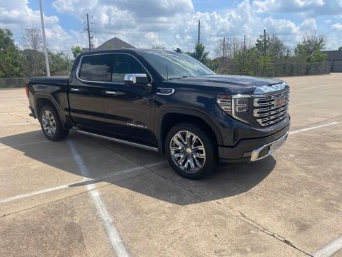 Used 2022 GMC Sierra 1500 Denali w/ Denali Reserve Package AWD/4WD image 3