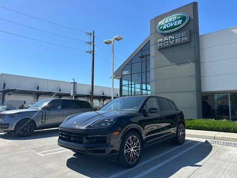 Used 2024 Porsche Cayenne AWD/4WD image 1
