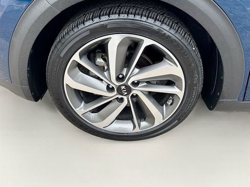 Used 2019 Kia Niro Touring FWD image 40