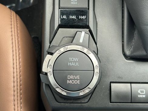 Certified 2026 Toyota 4Runner Limited AWD/4WD image 32