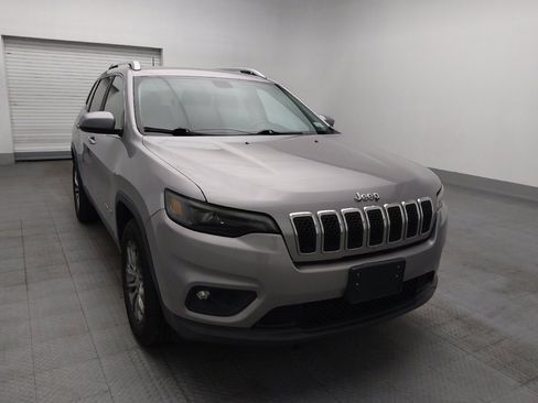 Used 2019 Jeep Cherokee Latitude Plus AWD/4WD image 14