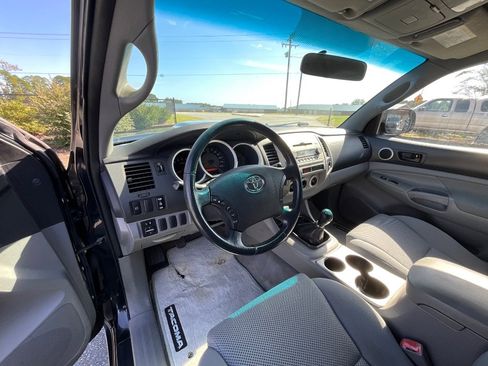 Used 2006 Toyota Tacoma X-Runner image 14