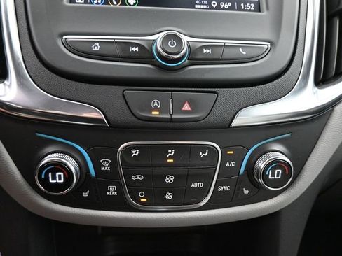 Used 2024 Chevrolet Equinox LT image 19