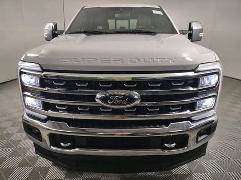 Used 2023 Ford F250 Lariat w/ Chrome Package image 2