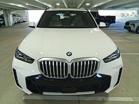 Used 2024 BMW X5 xDrive40i w/ M Sport Package AWD/4WD image 2