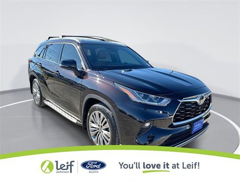 Used 2022 Toyota Highlander Platinum image 1