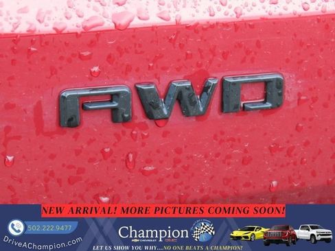 Used 2024 Chevrolet Traverse RS w/ LPO, Floor Liner Package AWD/4WD image 7