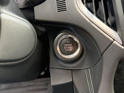 Used 2022 Subaru Forester Limited AWD/4WD image 17