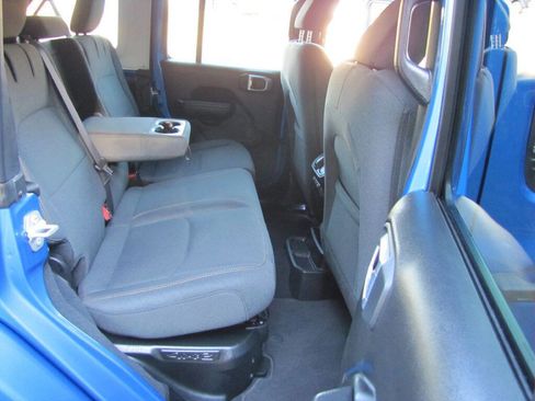 Used 2024 Jeep Wrangler Unlimited image 20