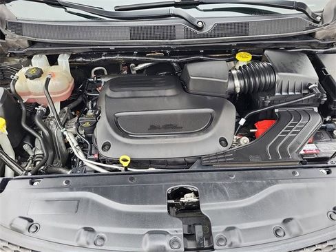 Used 2019 Chrysler Pacifica Touring-L w/ Advanced Safetytec Group image 19