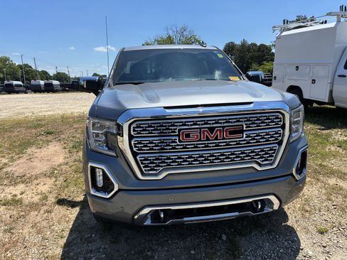 Used 2022 GMC Sierra 1500 Denali w/ Denali Premium Package AWD/4WD image 2