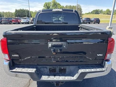 Used 2017 Toyota Tacoma TRD Off-Road w/ Tow Package (A/T) AWD/4WD image 5