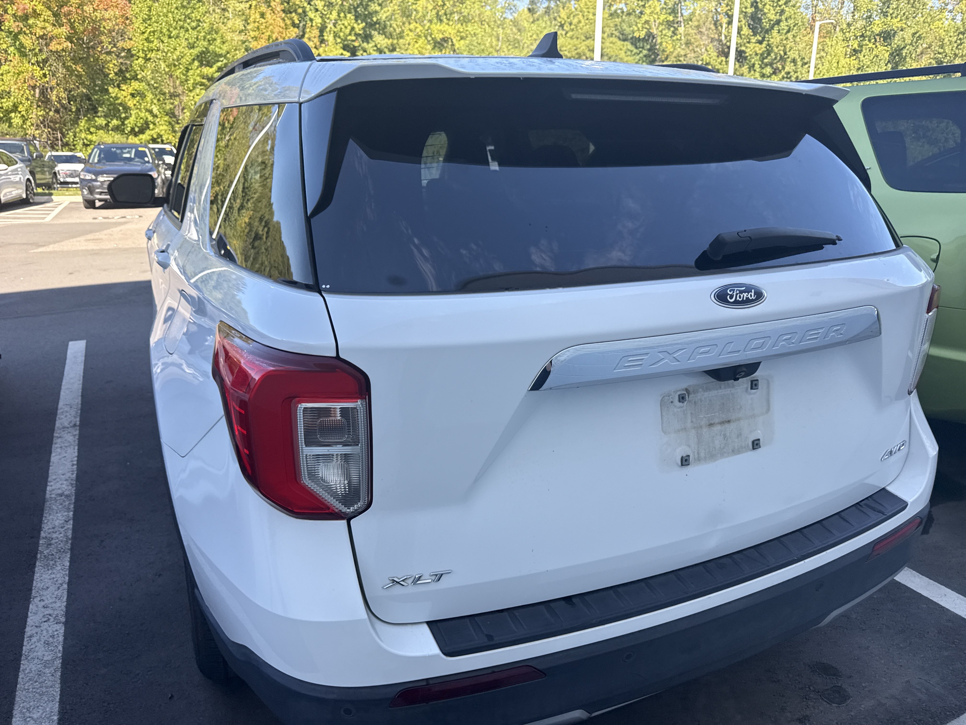 Used 2021 Ford Explorer XLT w/ Equipment Group 202A AWD/4WD image 9