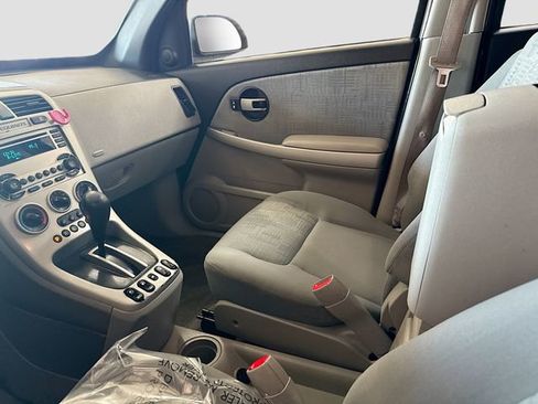Used 2005 Chevrolet Equinox LS w/ Preferred Equipment Group AWD/4WD image 18