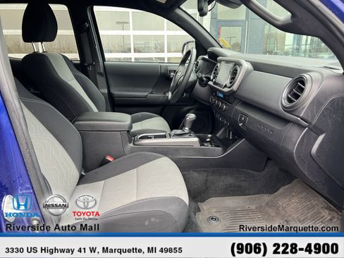 Used 2022 Toyota Tacoma TRD Off-Road image 27