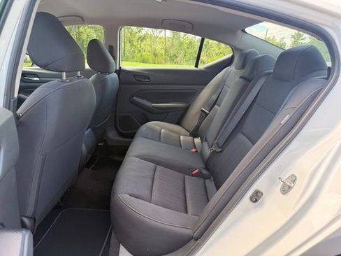 Used 2025 Nissan Altima 2.5 SV FWD image 7