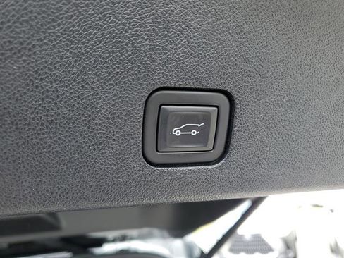 Certified 2023 Cadillac XT6 Premium Luxury w/ Technology Package image 13