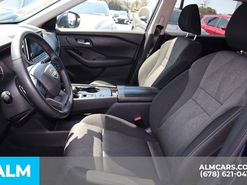 Used 2025 Nissan Rogue SV image 11