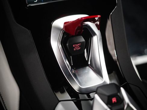 Used 2021 Lamborghini Huracan EVO image 28