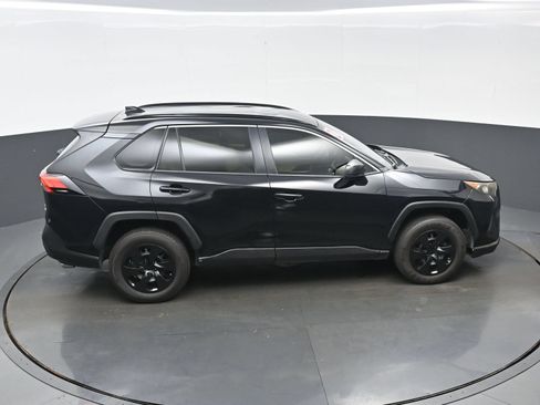 Used 2021 Toyota RAV4 LE AWD/4WD image 39