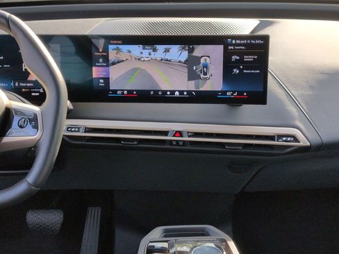 Used 2026 BMW iX xDrive45 image 29