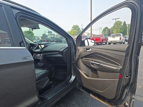 Used 2019 Ford Escape SEL image 34